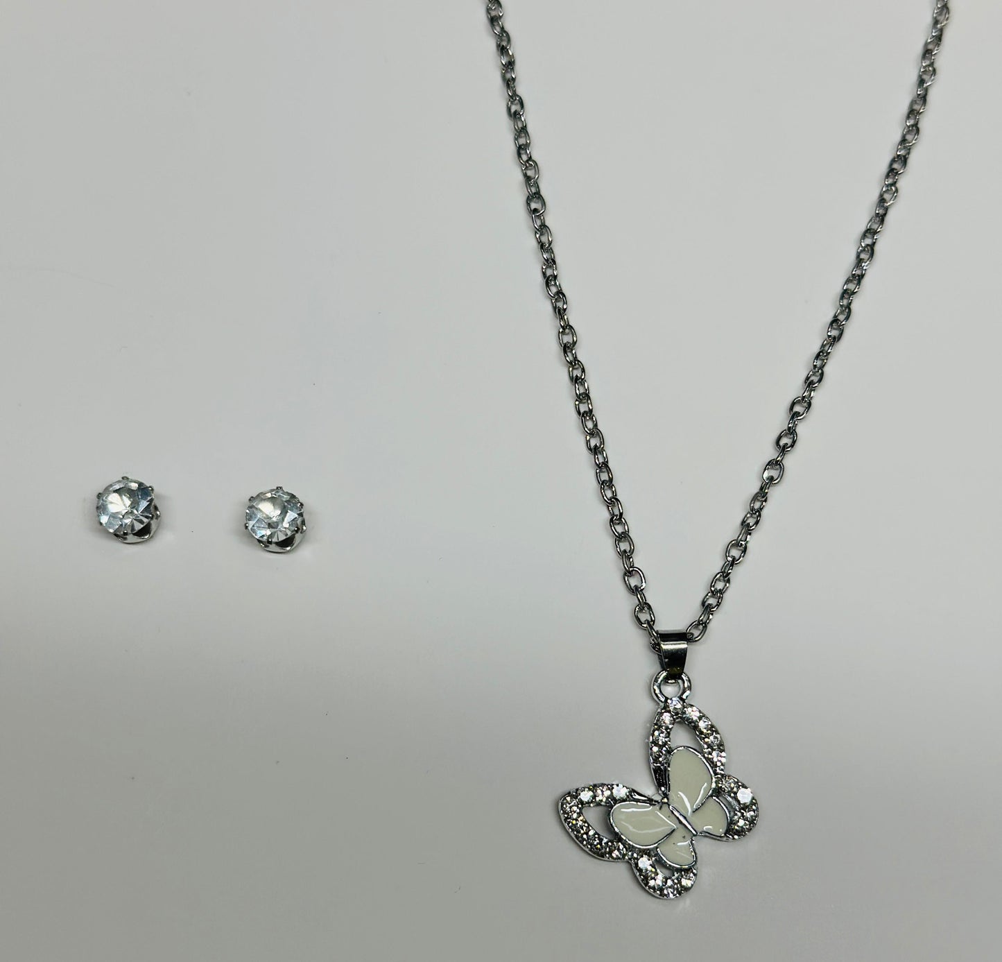 WHITE BUTTERFLY NECKLACE